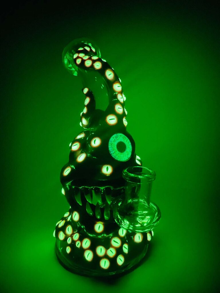 Glow In The Dark Bongs Pipes Accessories Stoners Rotation