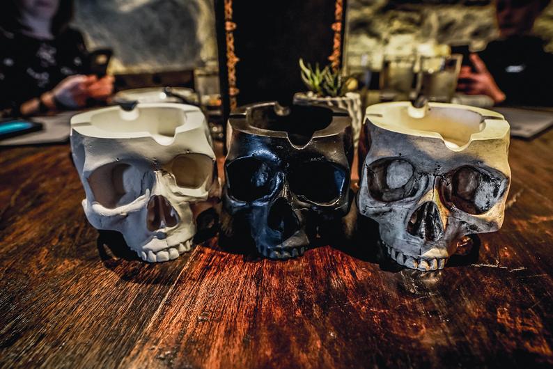 outdoor skull ashtray