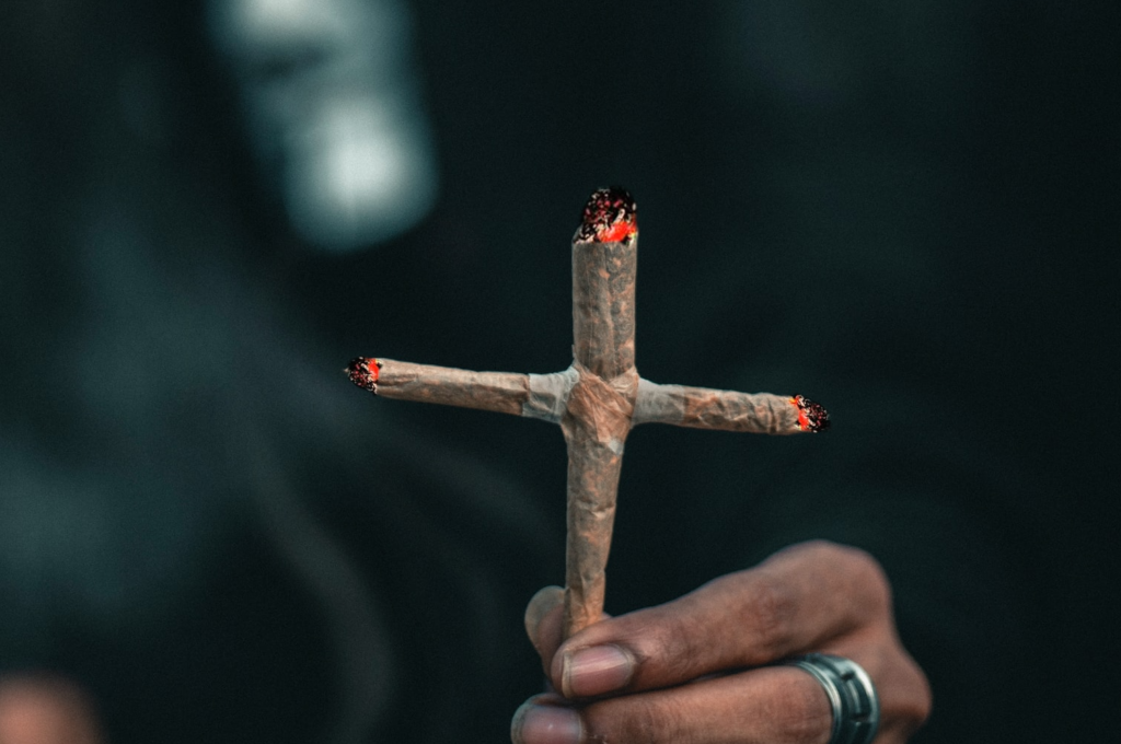 cannabis cross joint