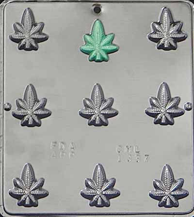 marijuana gummy mold tray
