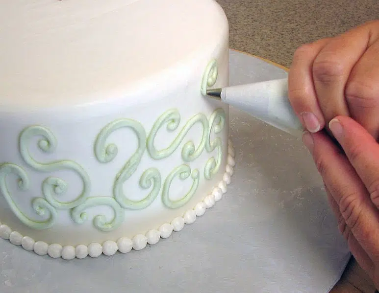 decorating weed cake