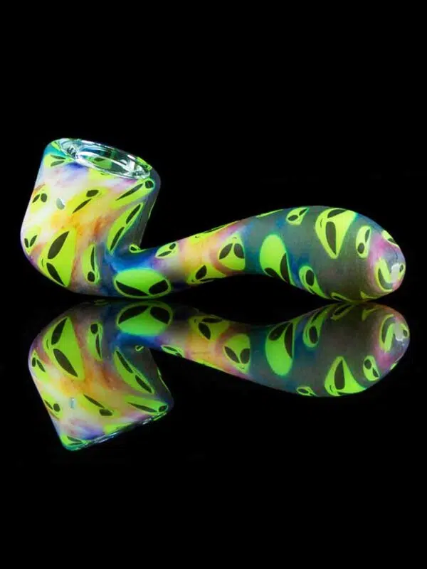 alien silicone pipe with glass bowl