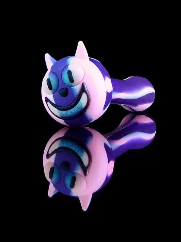 cheshire cat pipe with glowing face