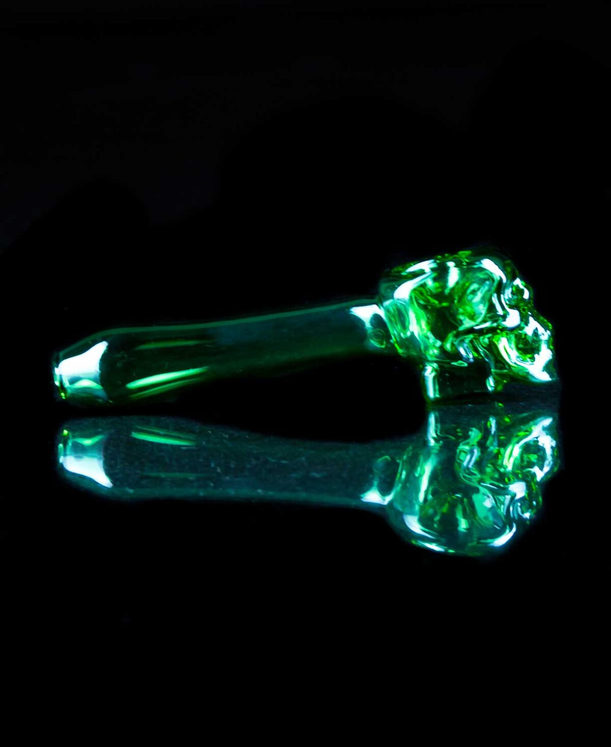 skull pipe in light green