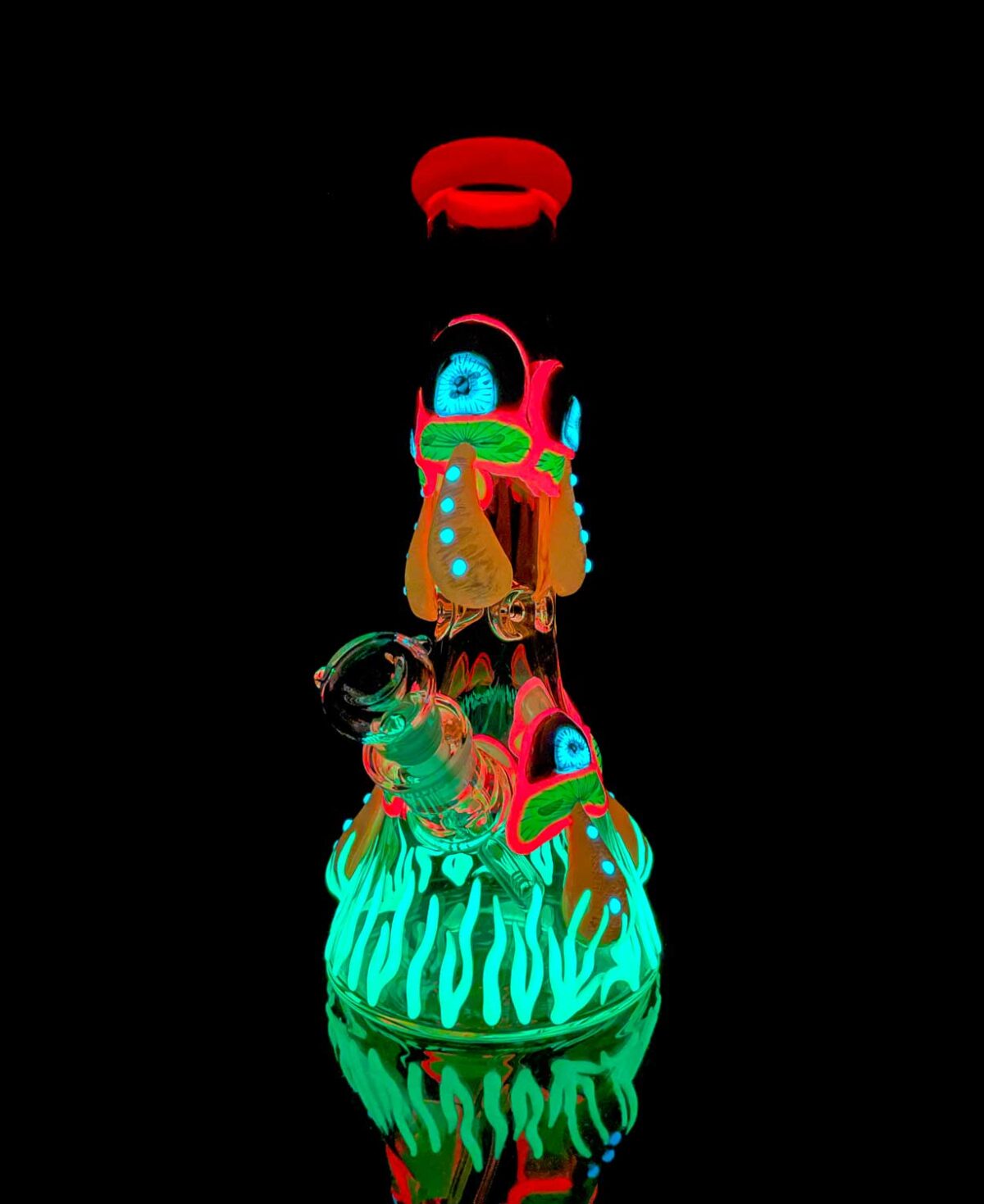 trippy glow in the dark bong with mushroom and trippy eyes print