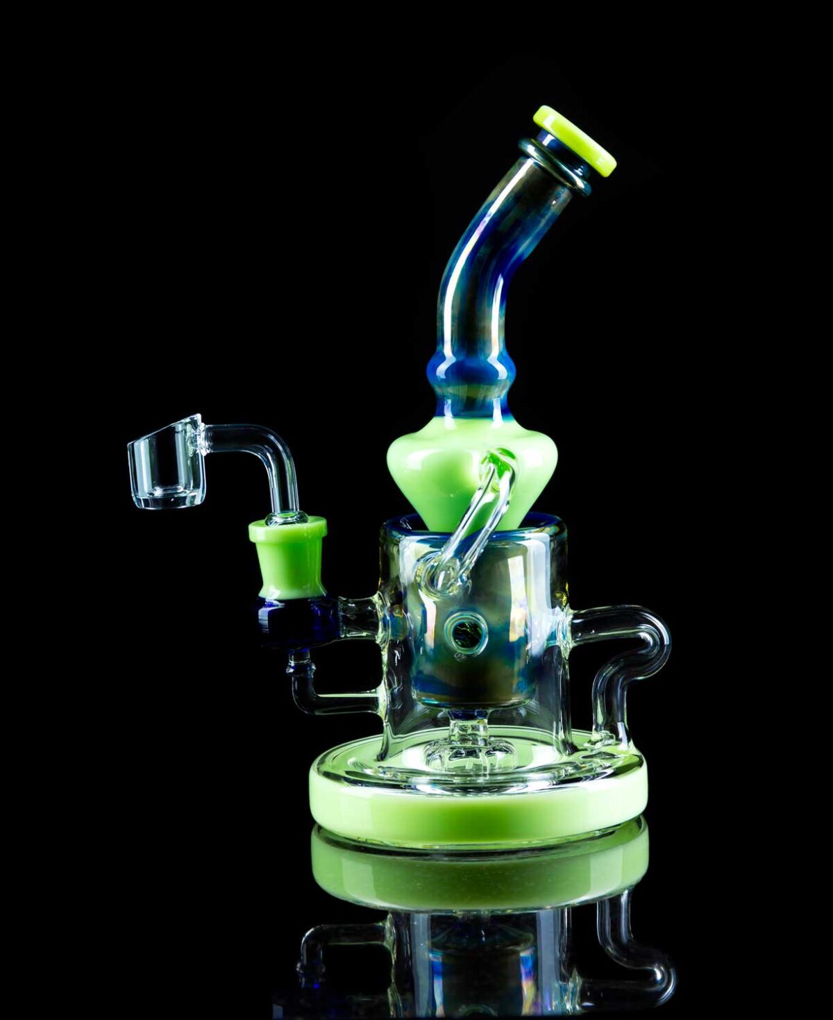 incycler dab rig with green and blue accents