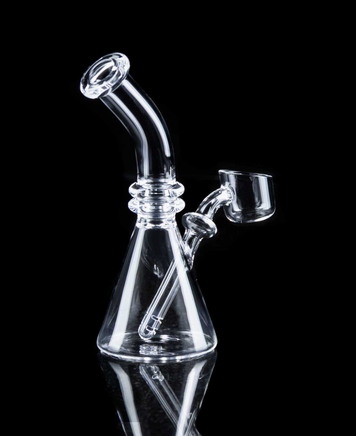 all quartz rig with fixe downstem and curved neck to reduce splashback