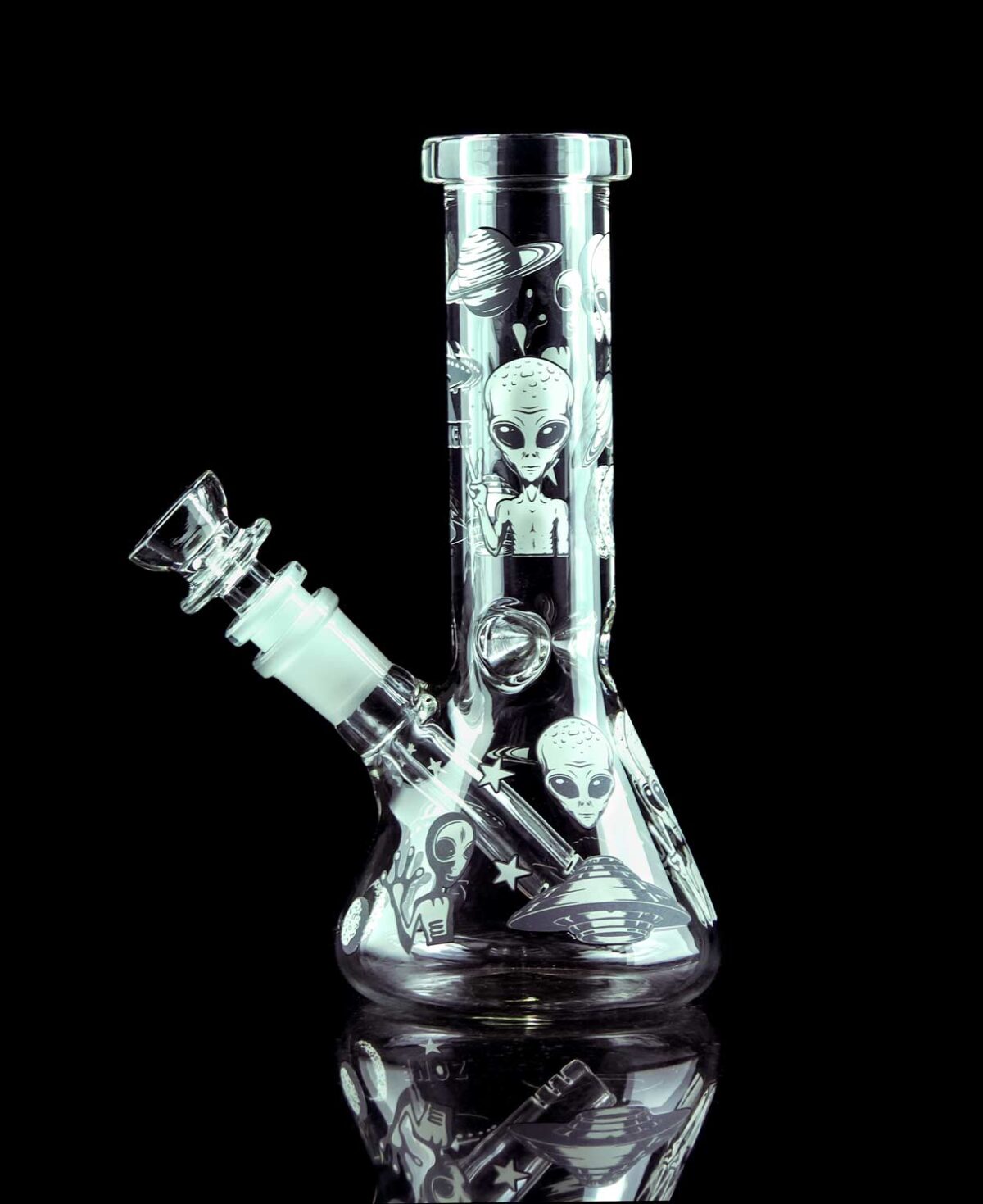 alien bong with diffused downstem
