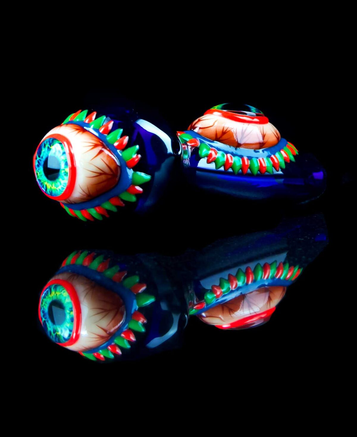 glow in the dark pipe with high eyes design