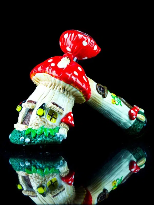 mushroom bubbler pipe in hammer style
