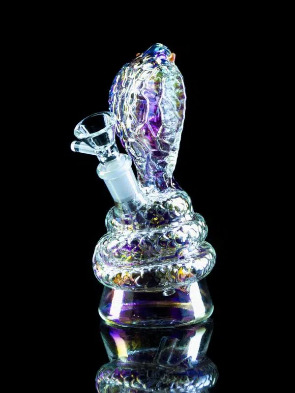 cobra bong with iridescent finish